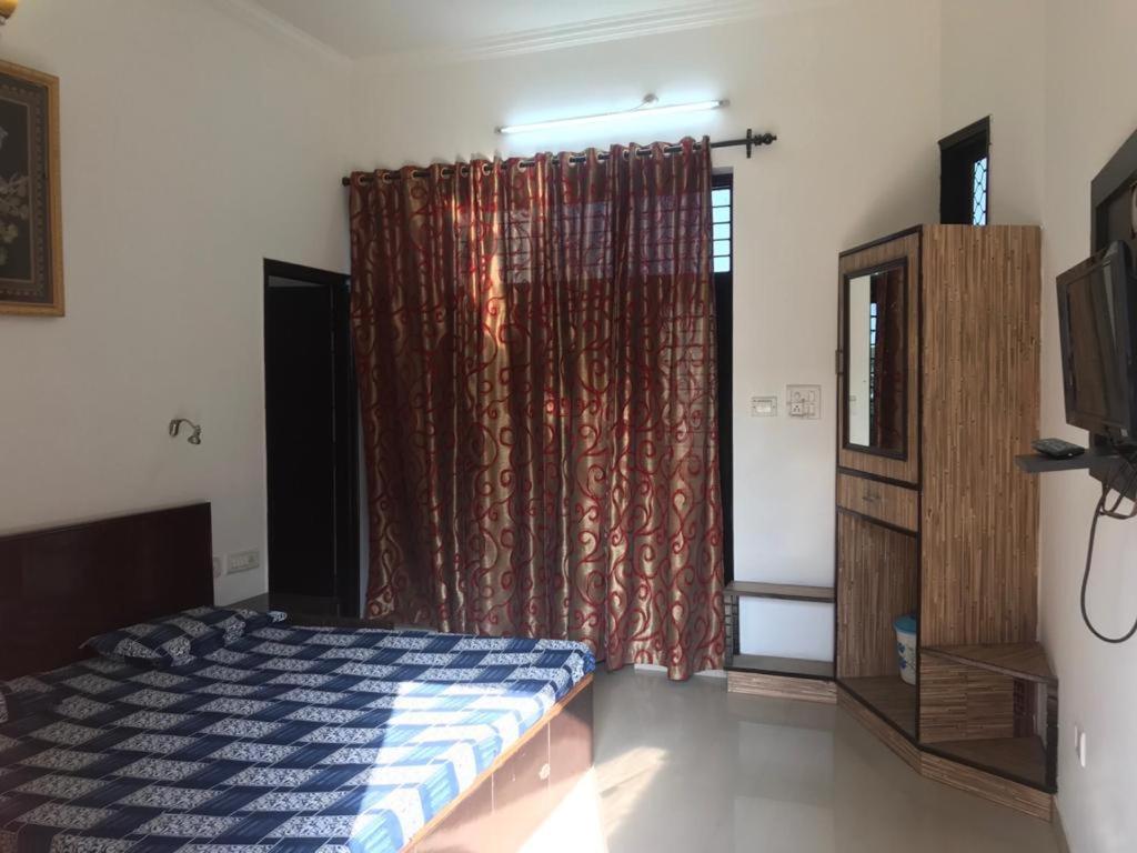 Sai Home Stay Bed & Breakfast- Near Tajmahal Agra  Exteriör bild